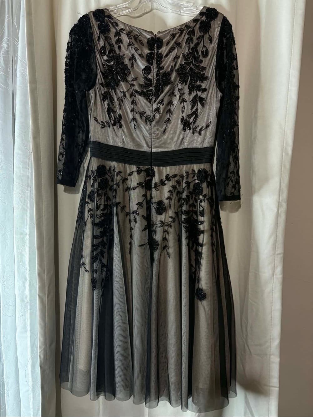 Gorgeous Black Embroidered Illusion Formal Guest Midi Dress - Thumbnail 3