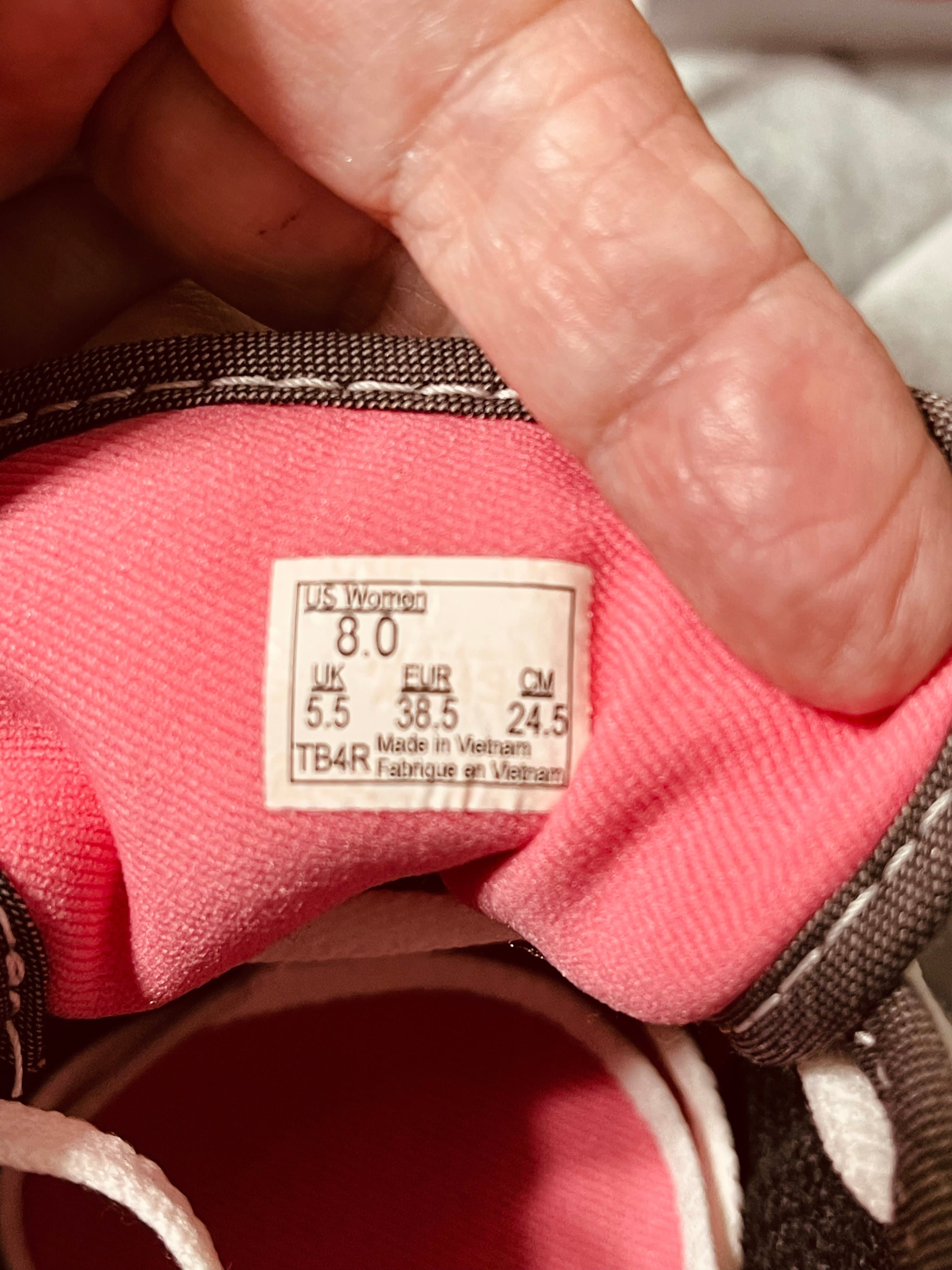 Van’s Women’s Classic Low Top Grey/Pink Sneakers - Thumbnail 10