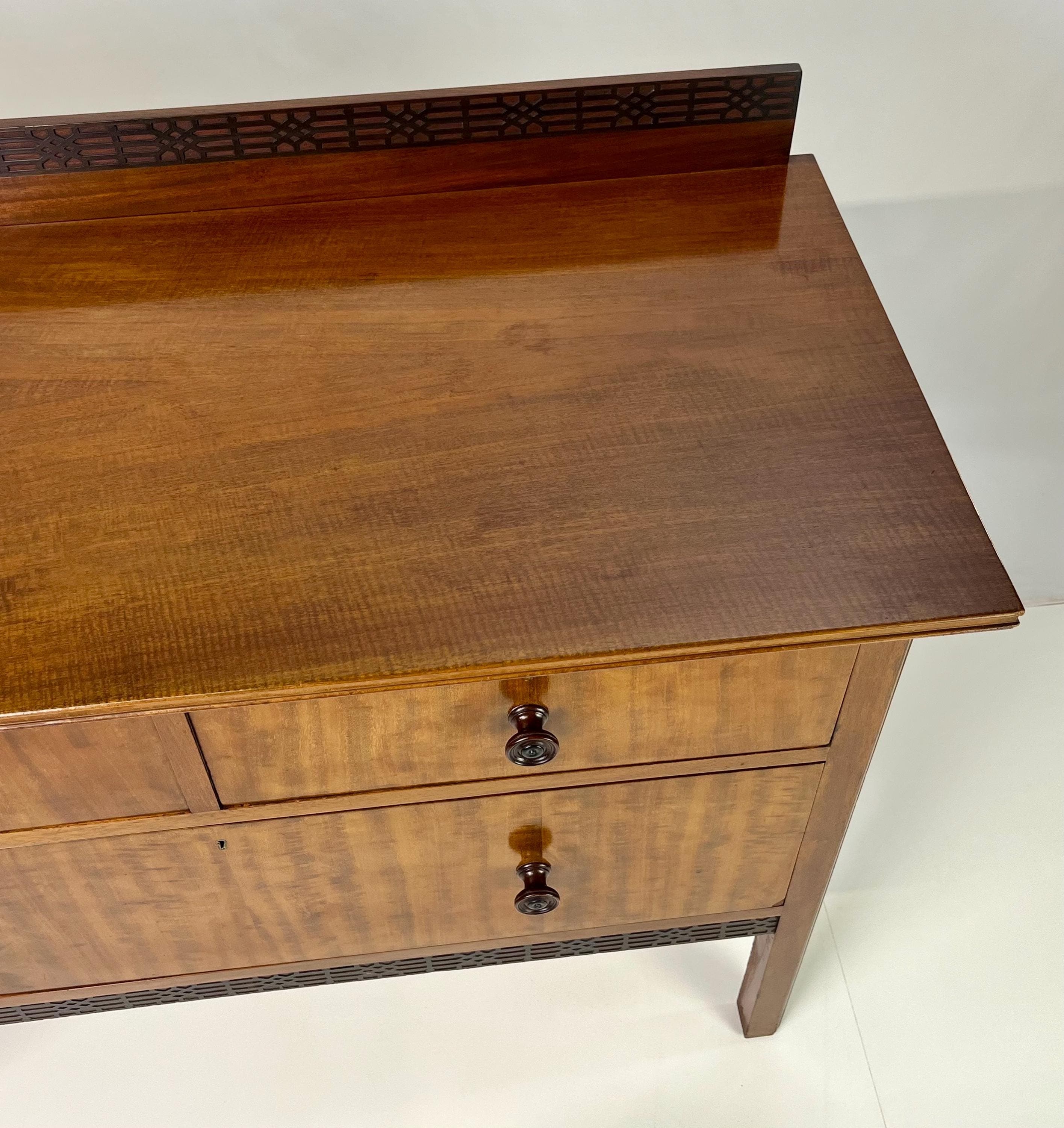 Vintage Regency Style Figured Mahogany Server or Washstand - Thumbnail 10