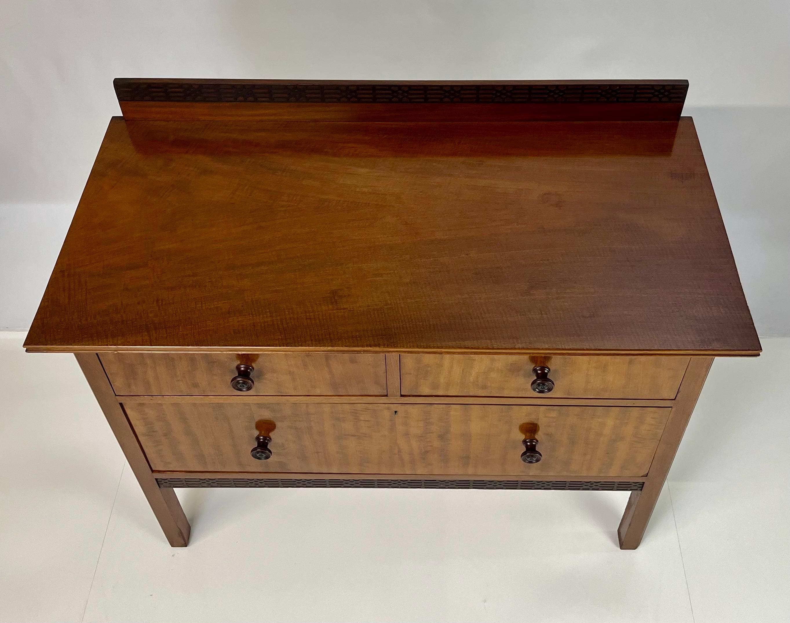 Vintage Regency Style Figured Mahogany Server or Washstand - Thumbnail 8