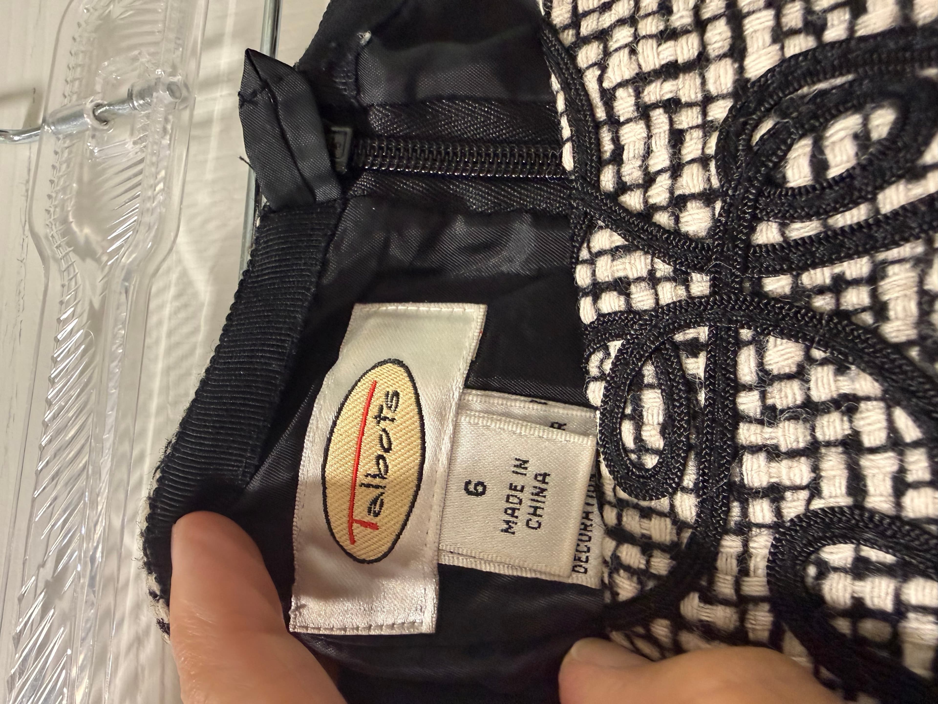 Floral Black and White Skirt with Embroidered Design - Thumbnail 3