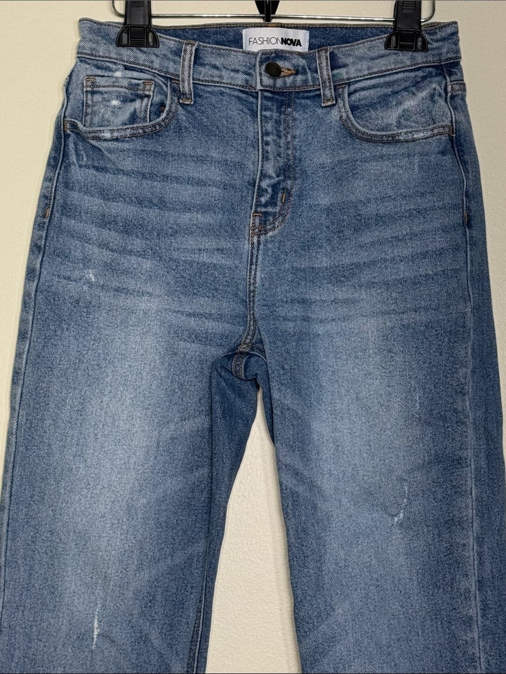 Fashion Nova Women's Straight Leg Jeans in Medium Blue Wash | Size 5 - Thumbnail 2