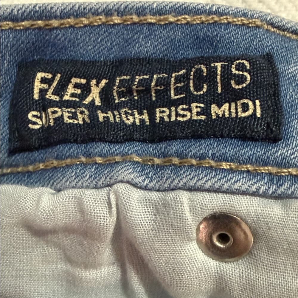 Stretchy jean shorts - Thumbnail 7