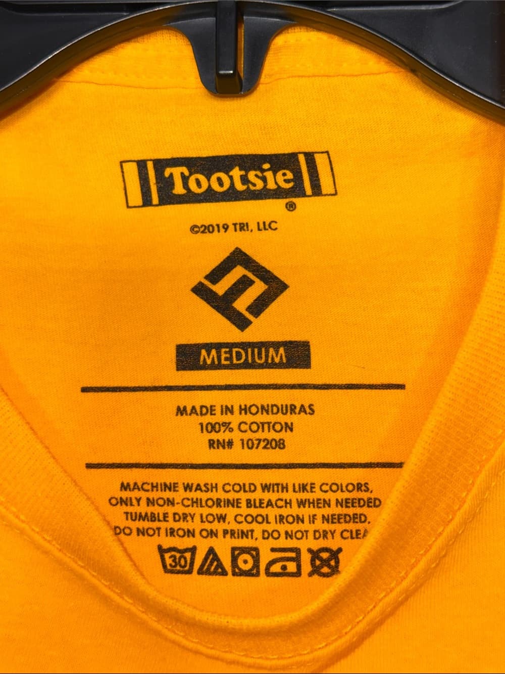 Cropped Yellow 'Looking For My Sugar Daddy' Graphic Tee | Size Medium - Thumbnail 3