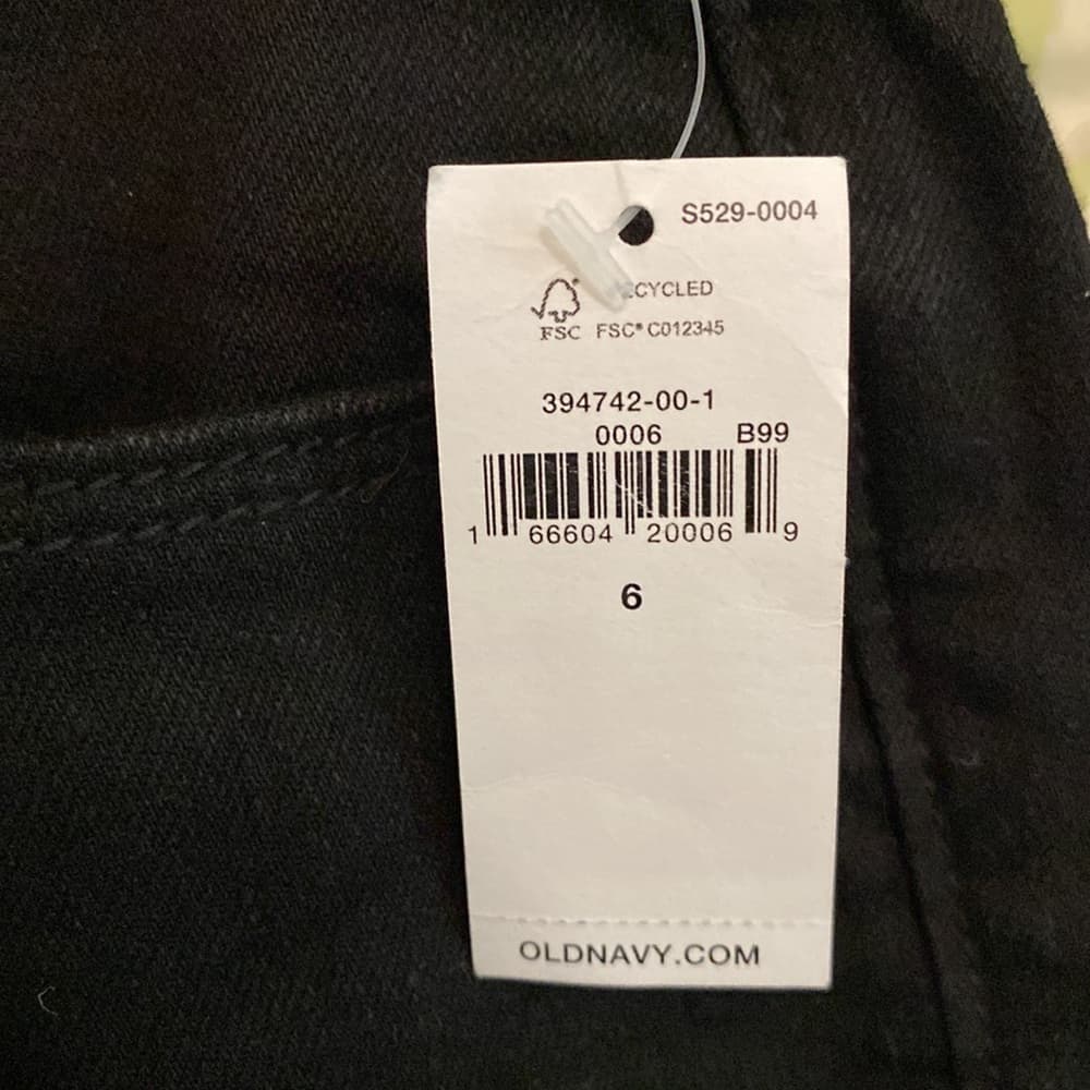 Old Navy Black Denim Shorts - Size 6 - NWT - Thumbnail 3