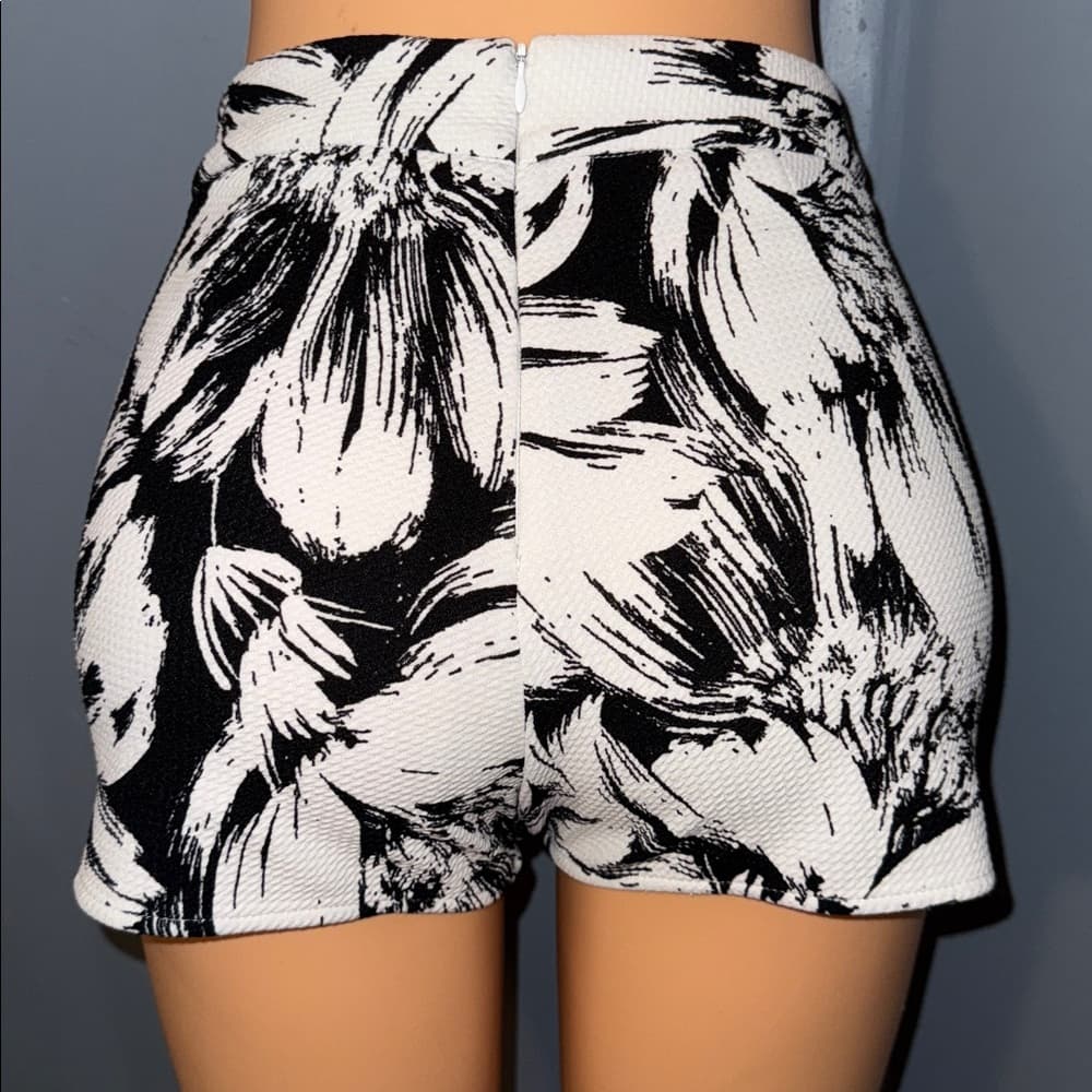 Black and white skort - Thumbnail 3