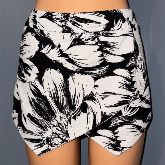 Black and white skort - Thumbnail 6
