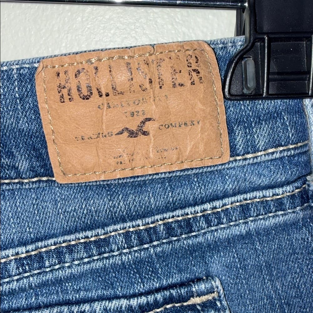 Hollister Distressed Denim Shorts - Size 3 (Juniors) - Thumbnail 5