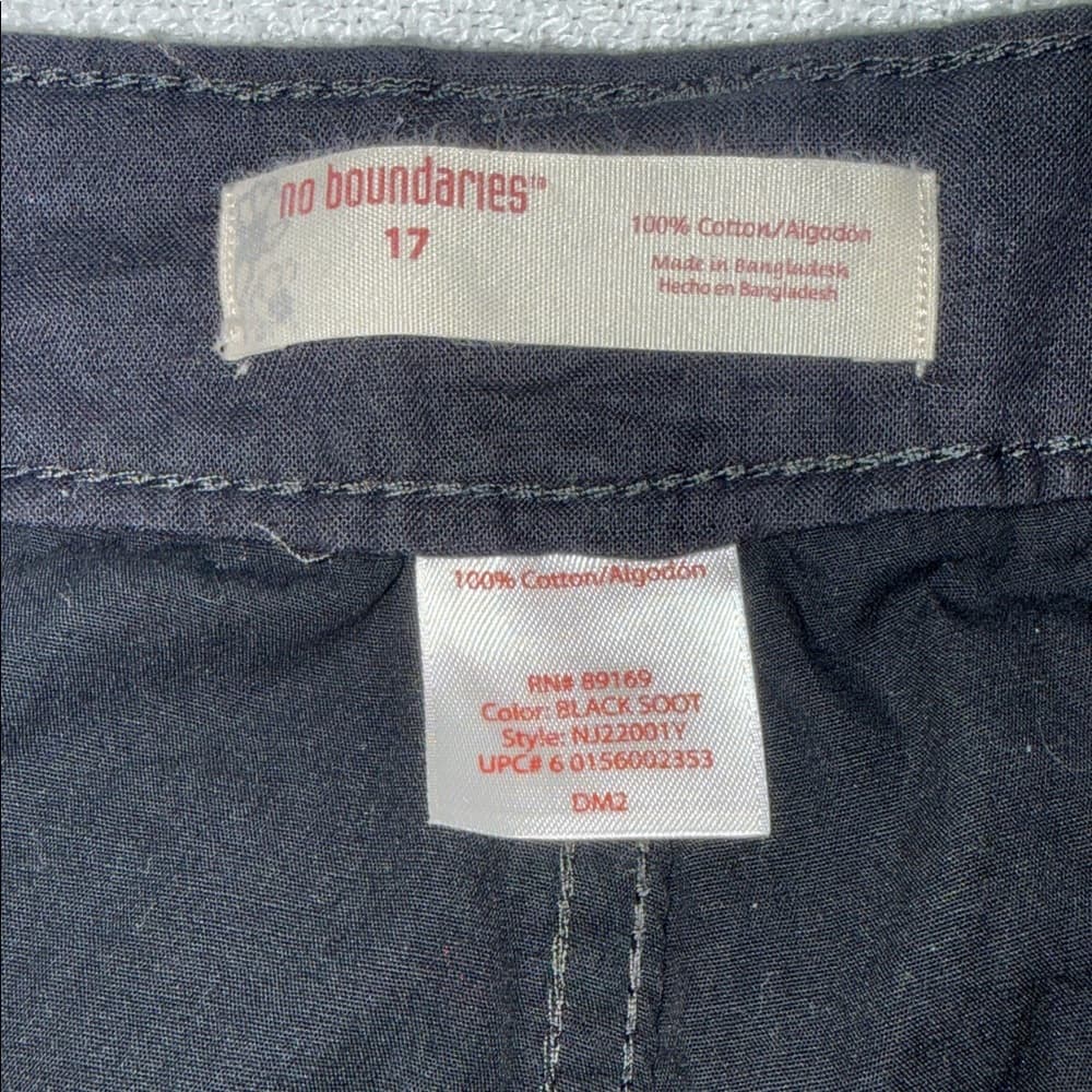 No Boundaries shorts - Thumbnail 3
