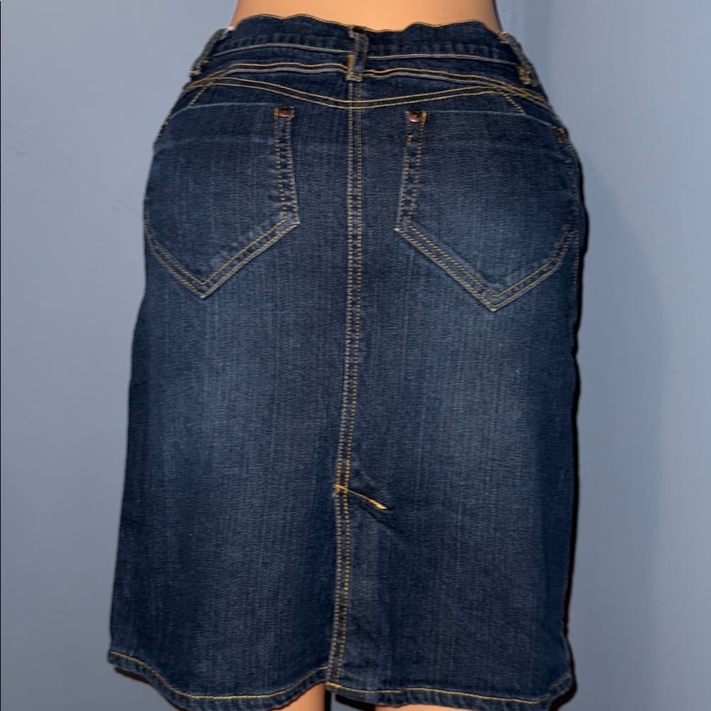 Daisy Fuentes Denim Pencil Skirt - Size 4 - Thumbnail 2