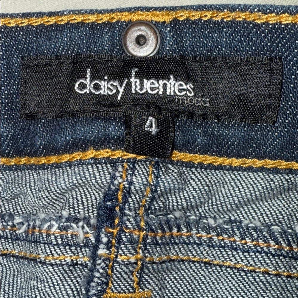Daisy Fuentes Denim Pencil Skirt - Size 4 - Thumbnail 4