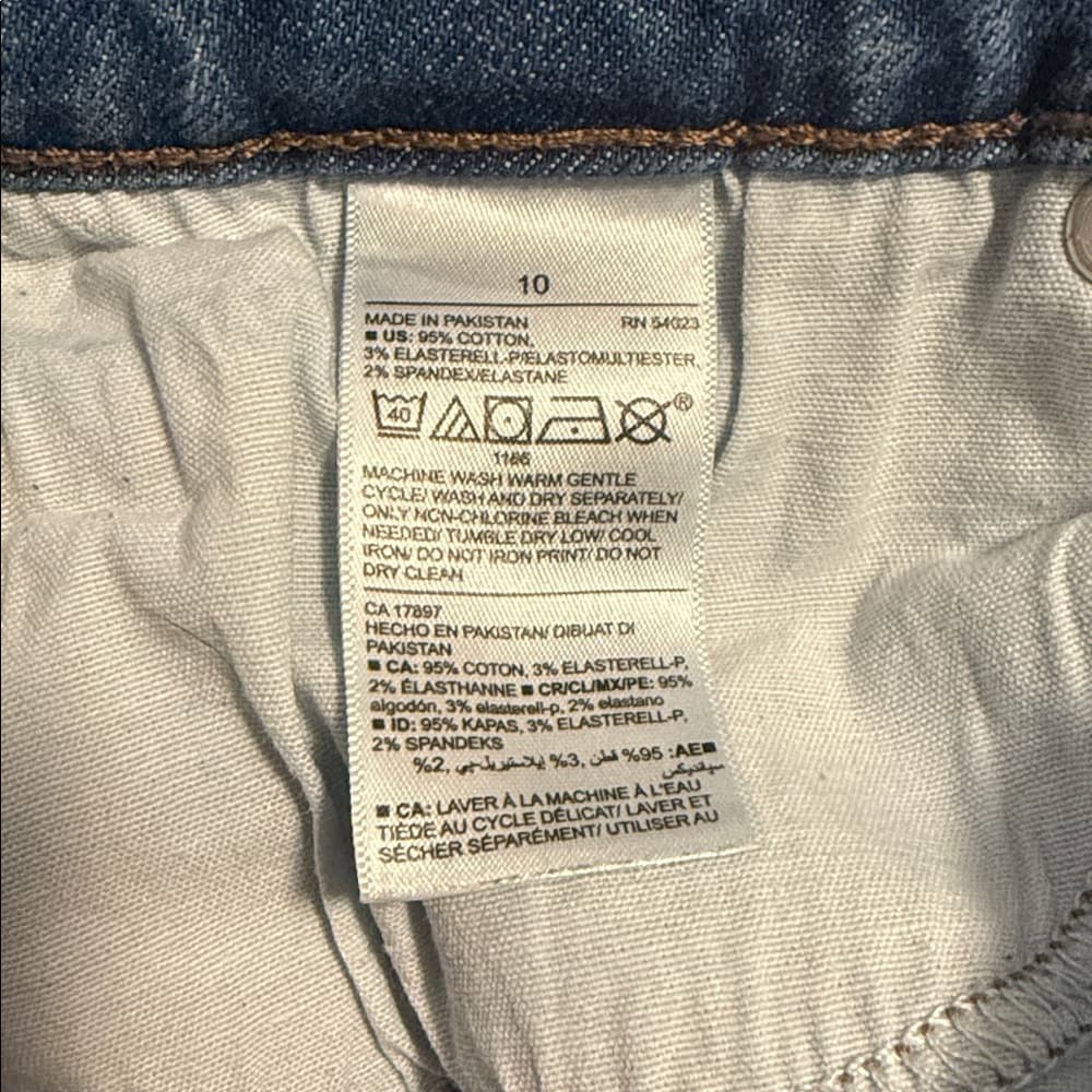 Old Navy Denim Skirt With Button Fly Closure- Size 10 - Thumbnail 5