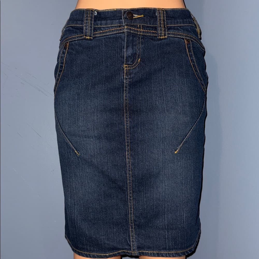 Daisy Fuentes Denim Pencil Skirt - Size 4 - Thumbnail 6