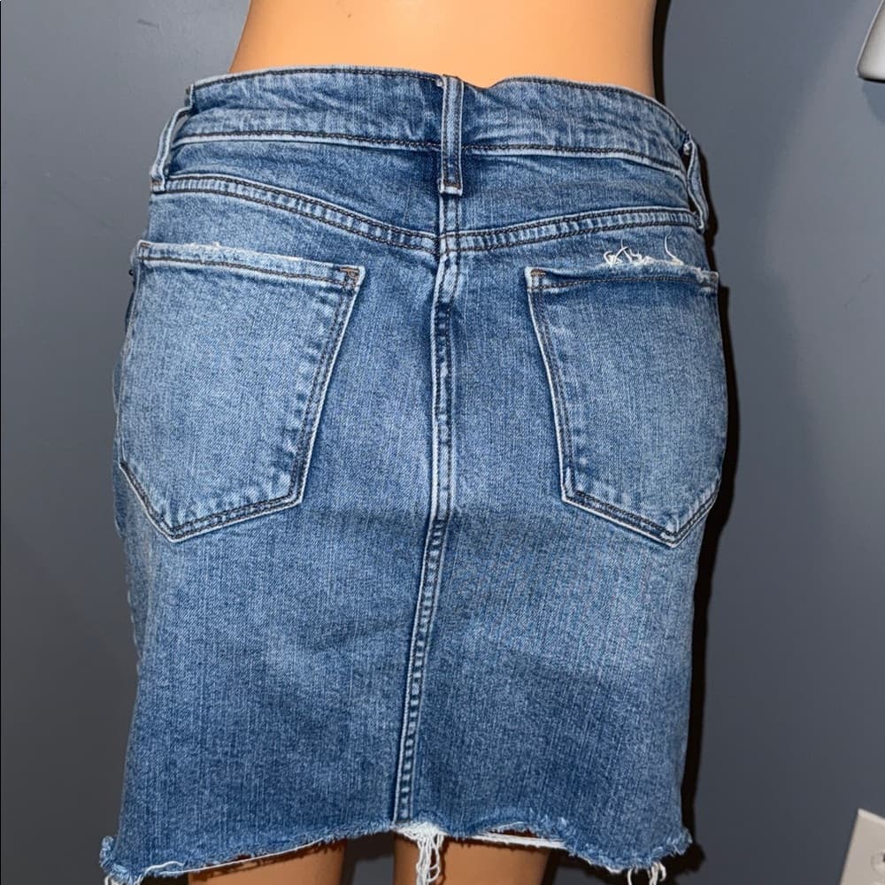 Old Navy Denim Skirt With Button Fly Closure- Size 10 - Thumbnail 3