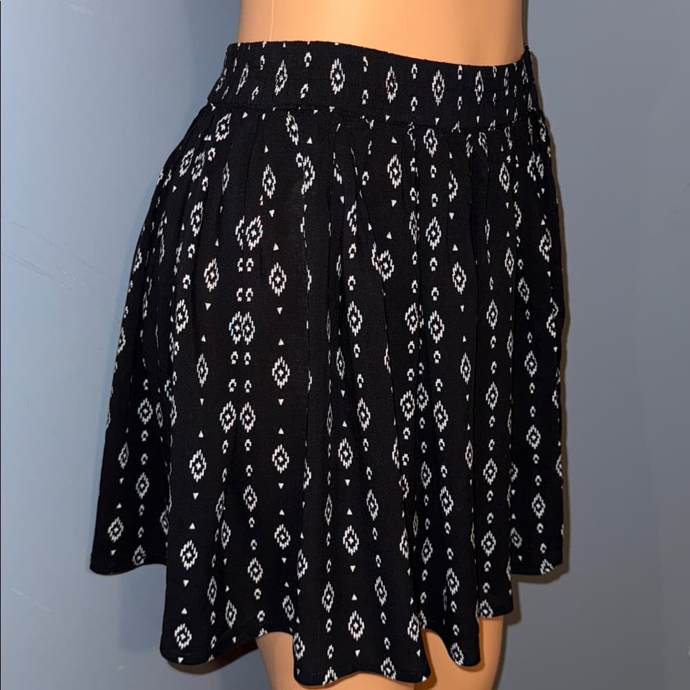 Lorimer NYC Geometric Print Skater Skirt - Size Medium - Thumbnail 2