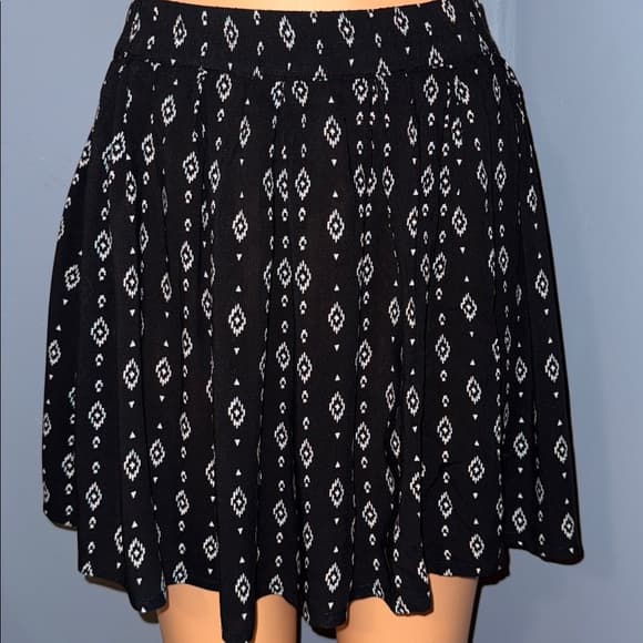 Lorimer NYC Geometric Print Skater Skirt - Size Medium - Thumbnail 5