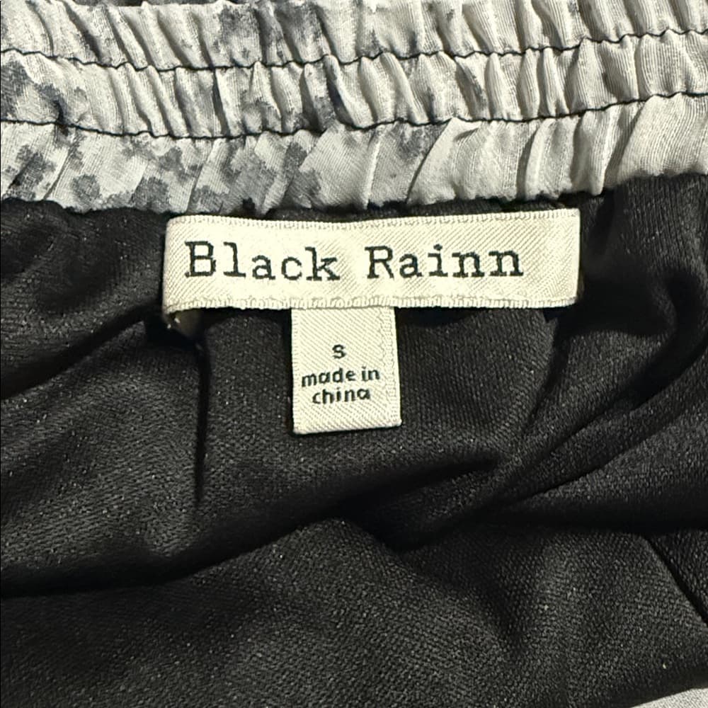Stylish Black Rainn Asymmetrical Skirt - Size Small - Thumbnail 4