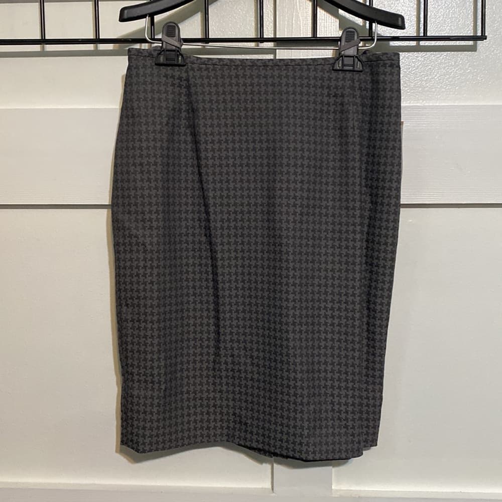 Le Suit 2 piece skirt/jacket set - Thumbnail 2
