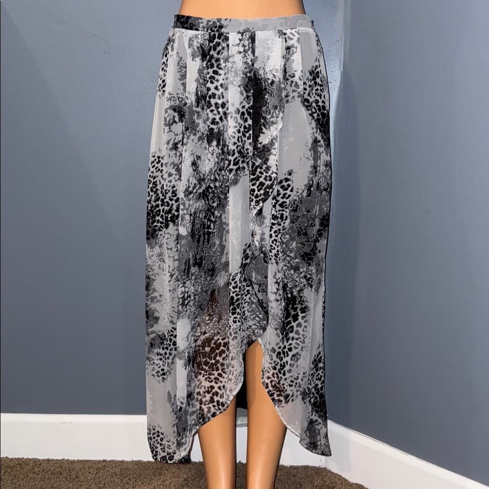 Stylish Black Rainn Asymmetrical Skirt - Size Small - Thumbnail 5