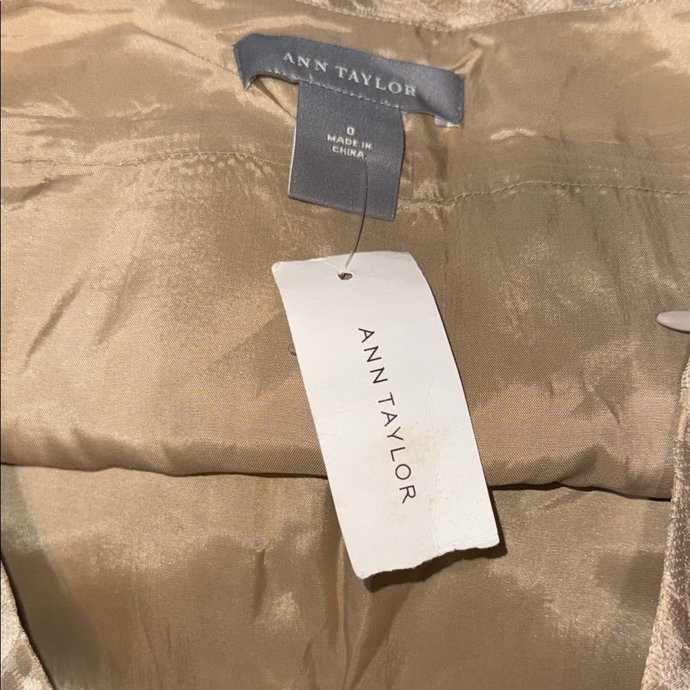 NWT - Ann Taylor Textured Jacquard and Sequin Flounce Skirt – Size 0 - Thumbnail 4