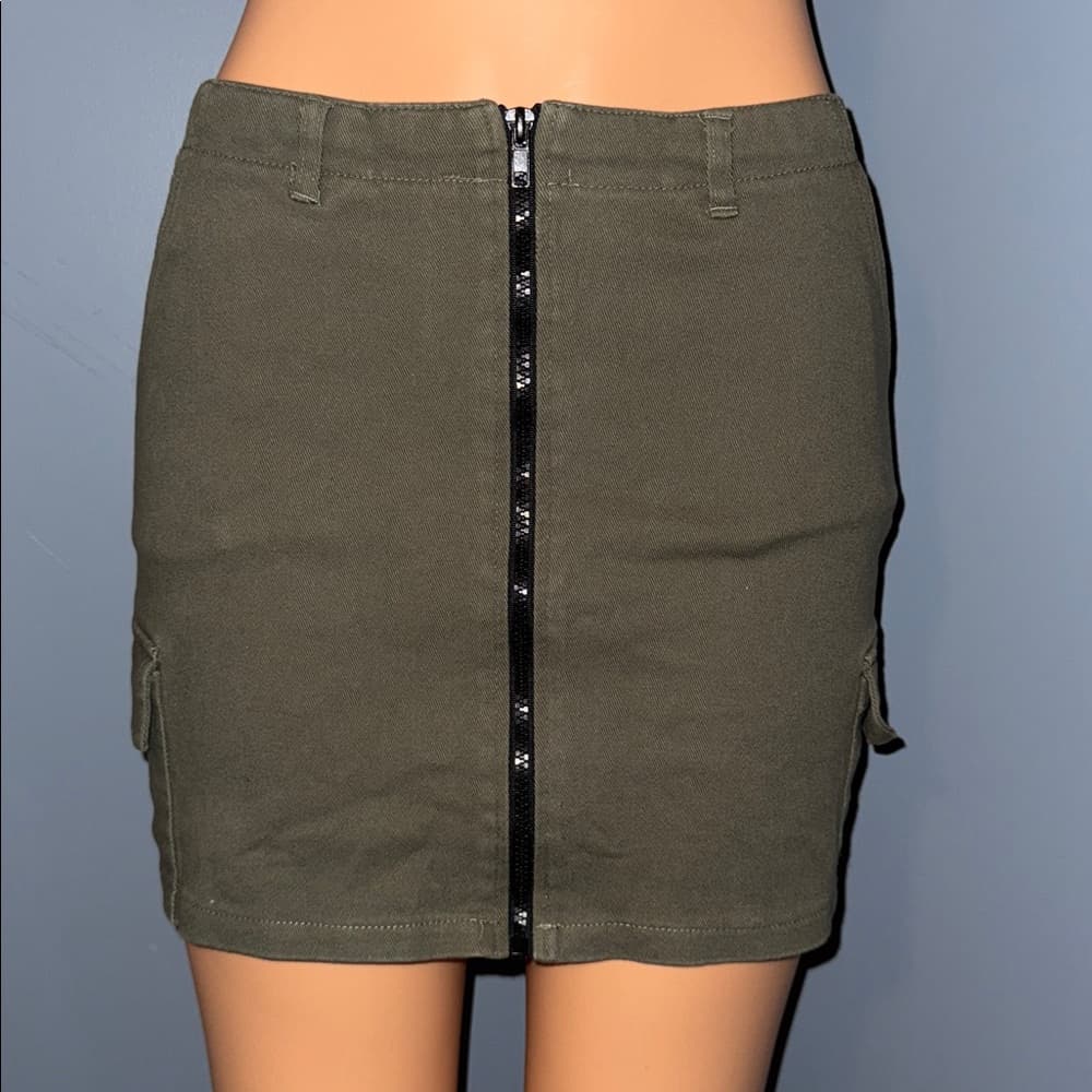 Rue 21 Olive Green Cargo Mini Skirt – Size Medium - Thumbnail 5