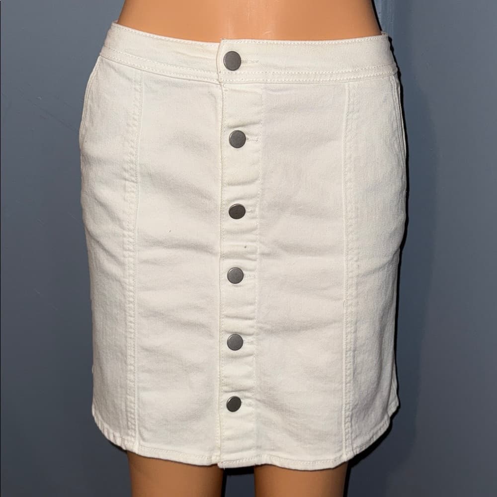 A New Day White Button-Front Denim Skirt – Size 6 - Thumbnail 4