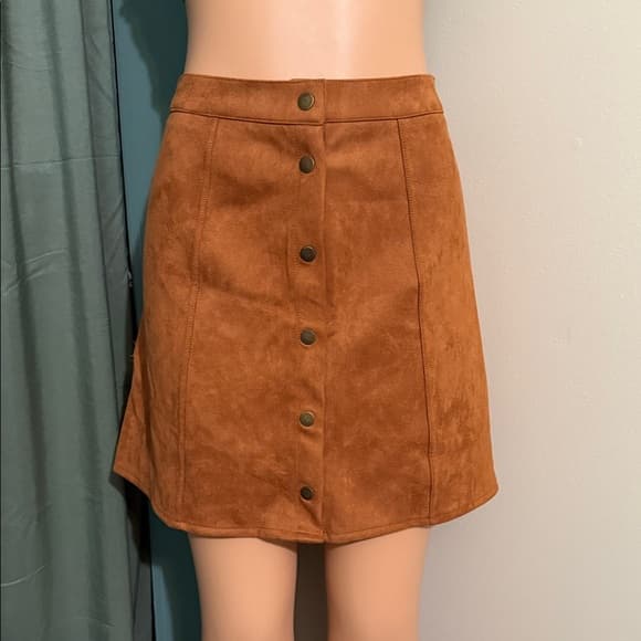 Trendy Clothink Button-Front Skirt - Size Medium - Thumbnail 4