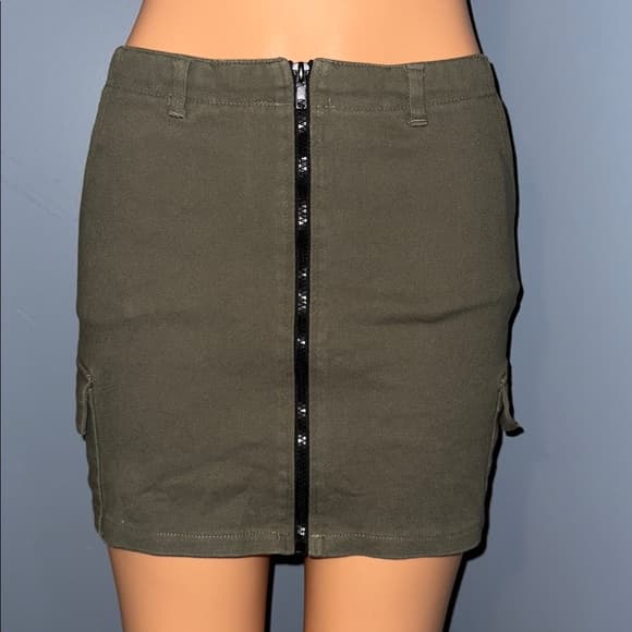 Rue 21 Olive Green Cargo Mini Skirt – Size Medium - Thumbnail 6
