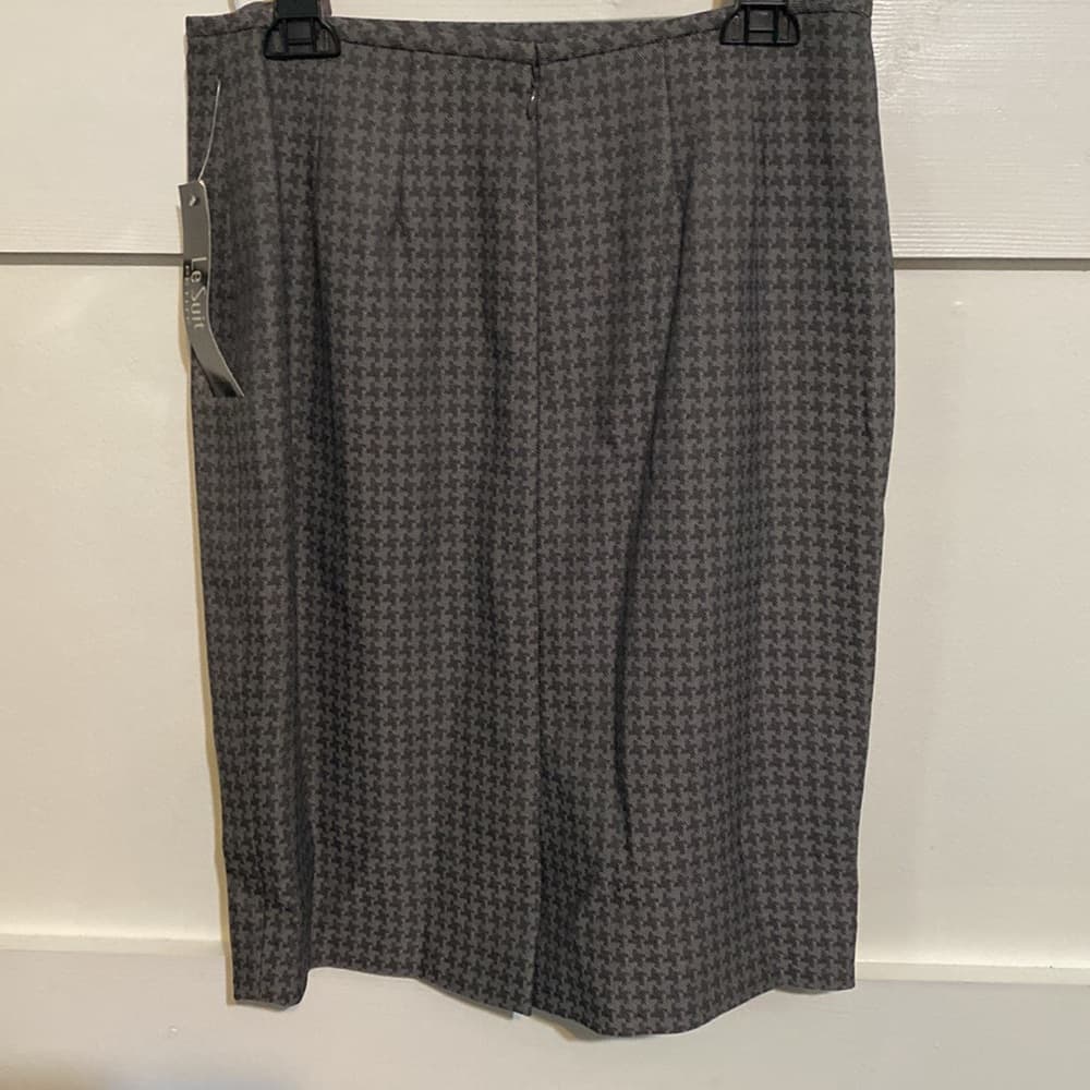 Le Suit 2 piece skirt/jacket set - Thumbnail 3