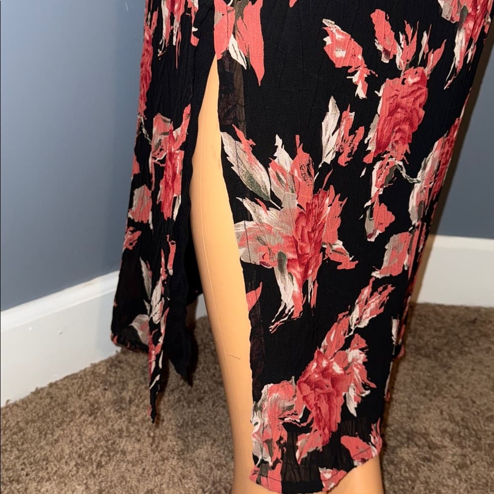Elegant Style & Co. Floral Skirt - Size 6 - Thumbnail 3
