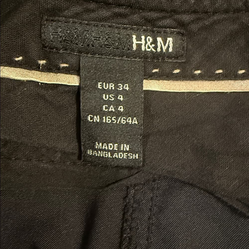Classic Black H&M Pencil Skirt - Size 4 - Thumbnail 4