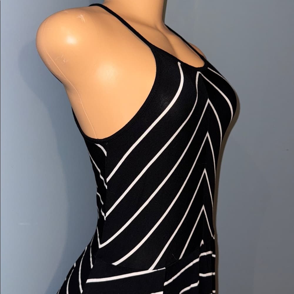 Black and White Stripe Dress - Thumbnail 3
