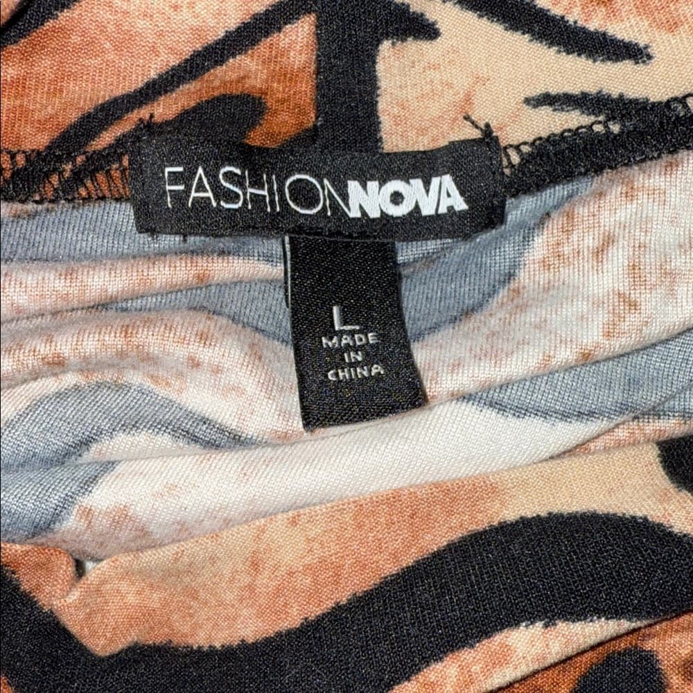 Trendy Fashion Nova Abstract Print Dress - Size Large - Thumbnail 4