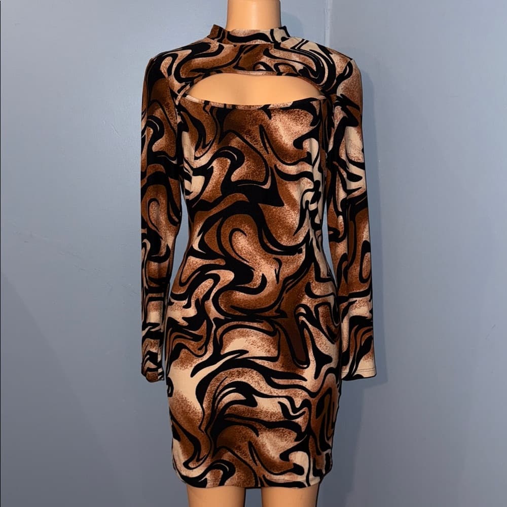 Trendy Fashion Nova Abstract Print Dress - Size Large - Thumbnail 5