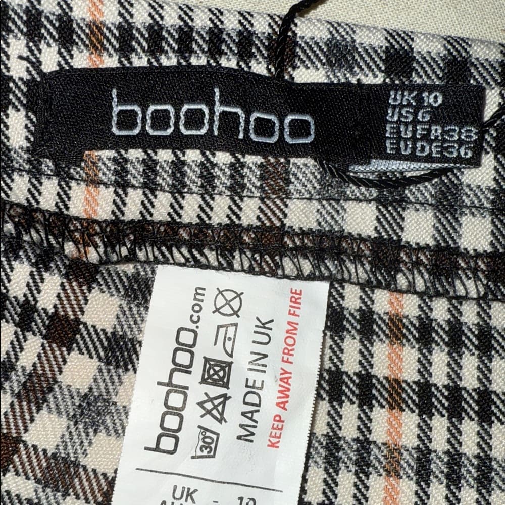 Chic Boohoo Plaid Mini Skirt - Size 6 - Thumbnail 4