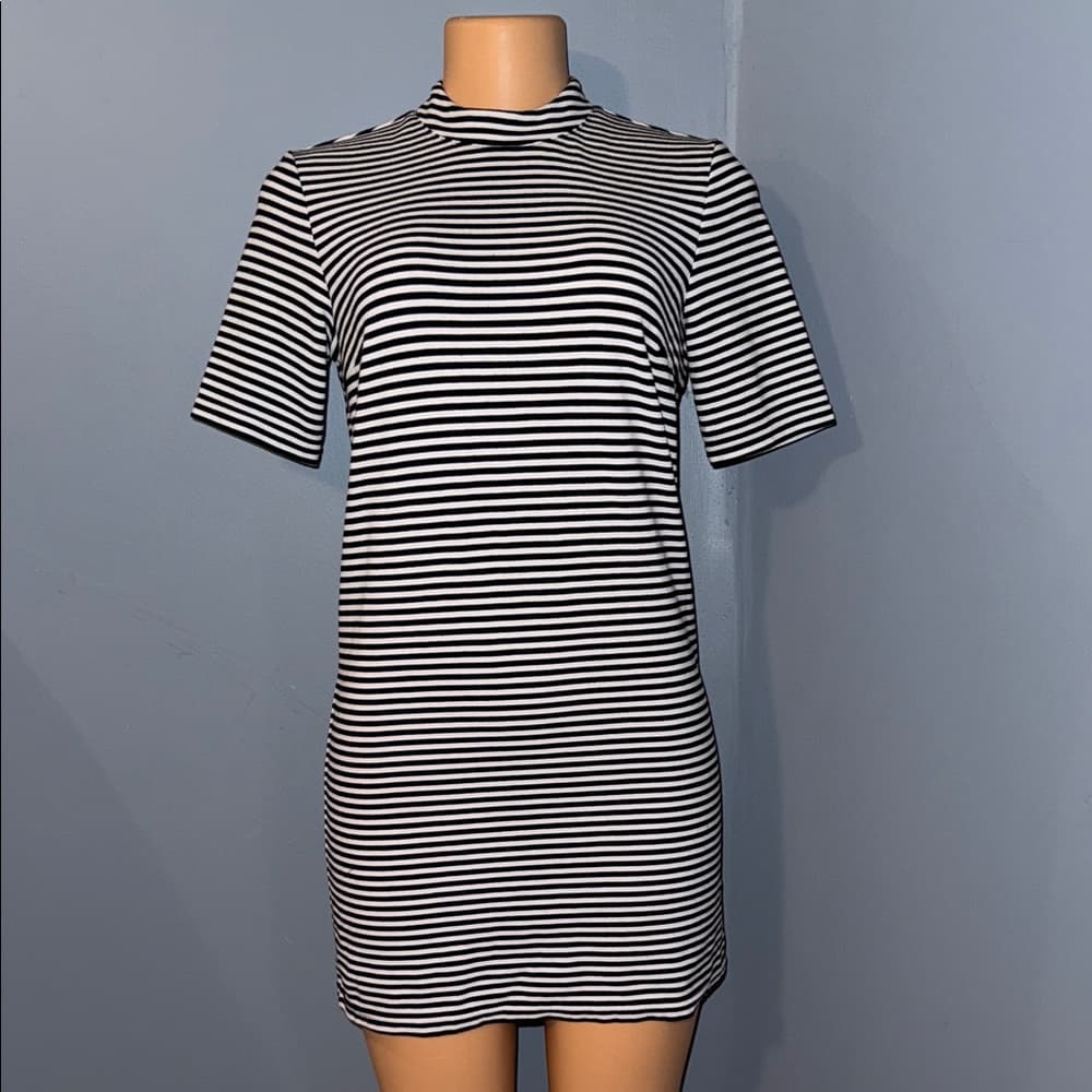 Classic Striped T-Shirt Dress - Size Medium - Thumbnail 3