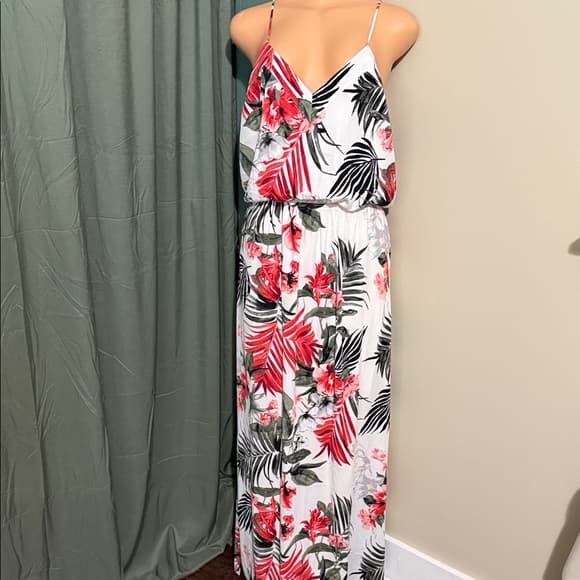 White House Black Market Red and Black Floral Maxi Dress - Thumbnail 5