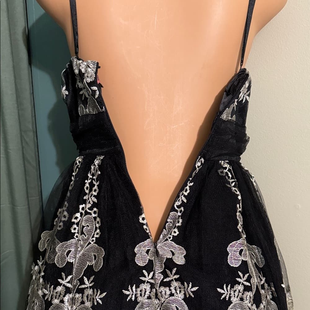 Chi Chi London Black and Silver Floral Mini Dress - Thumbnail 5