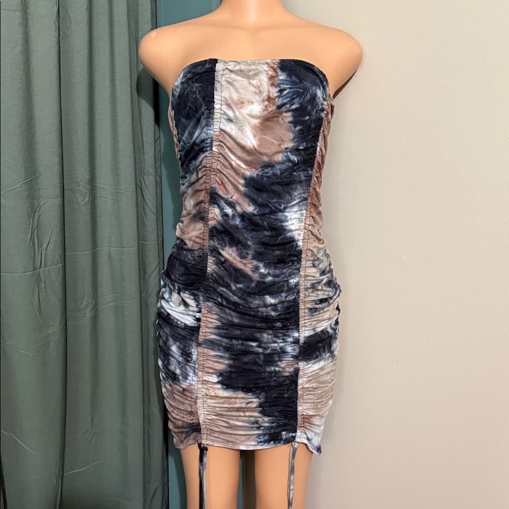 Heart & Hips Strapless Tie-Dye Dress - Thumbnail 3