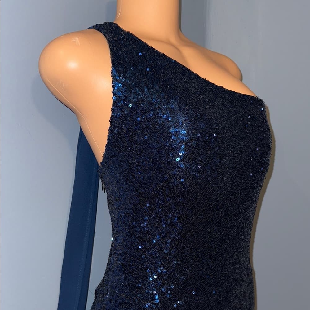 Stunning One-Shoulder Gown by Angel Fashion - Size XXL - Thumbnail 4
