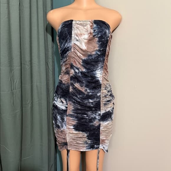 Heart & Hips Strapless Tie-Dye Dress - Thumbnail 4