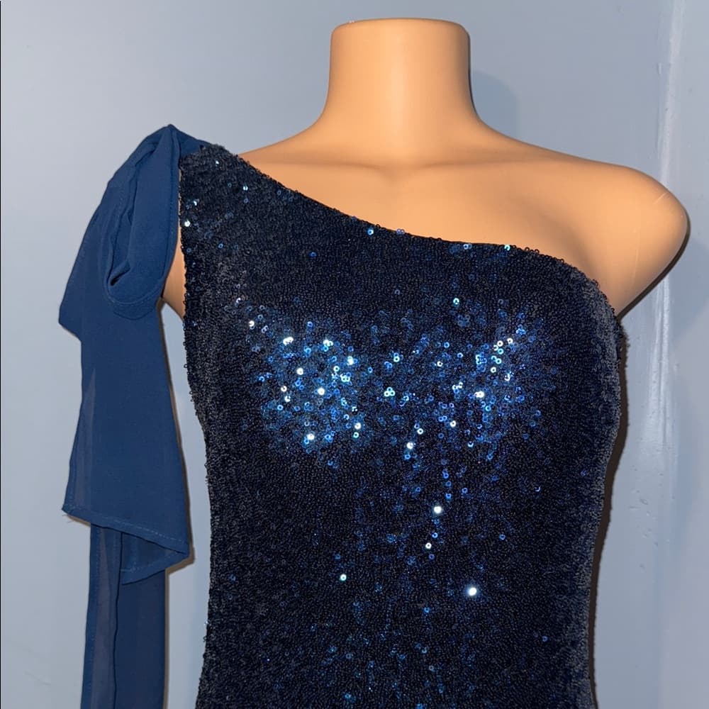 Stunning One-Shoulder Gown by Angel Fashion - Size XXL - Thumbnail 6