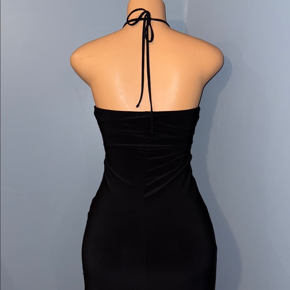 Elegant Iris Black Cutout Midi Dress - Size Small - Thumbnail 4