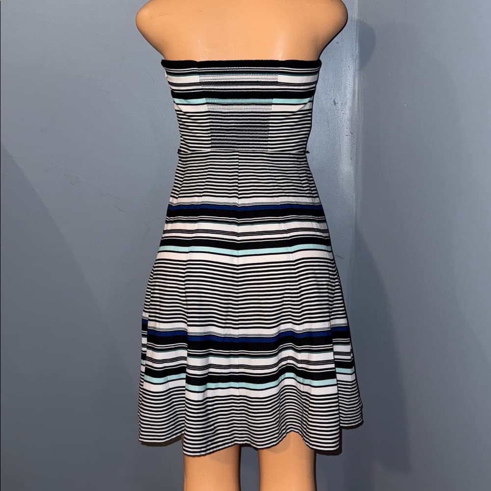 Strapless Striped Dress With Pockets - Thumbnail 2