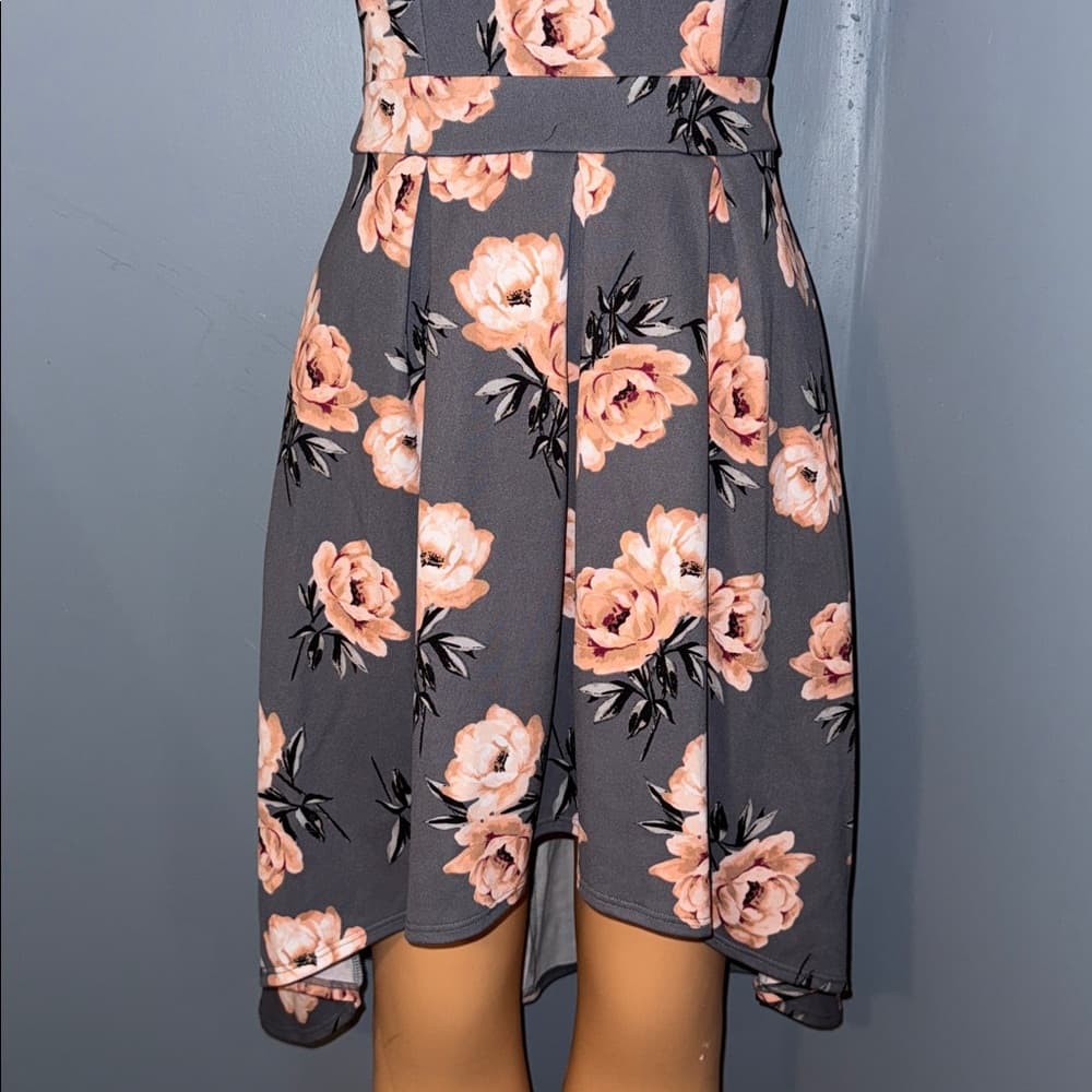 Charming Charlotte Russe Floral Mini Dress - Size Small - Thumbnail 2