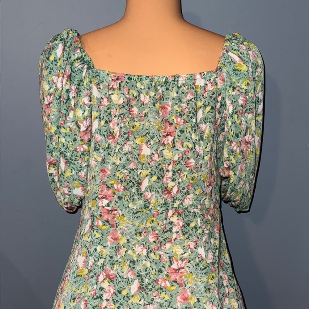 Green floral dress with puff sleeves - Size small to medium - Thumbnail 6