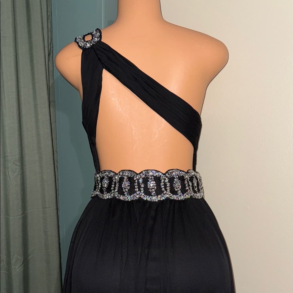 Blondie Nites Black One-Shoulder Dress with Embellished Waist - Thumbnail 4