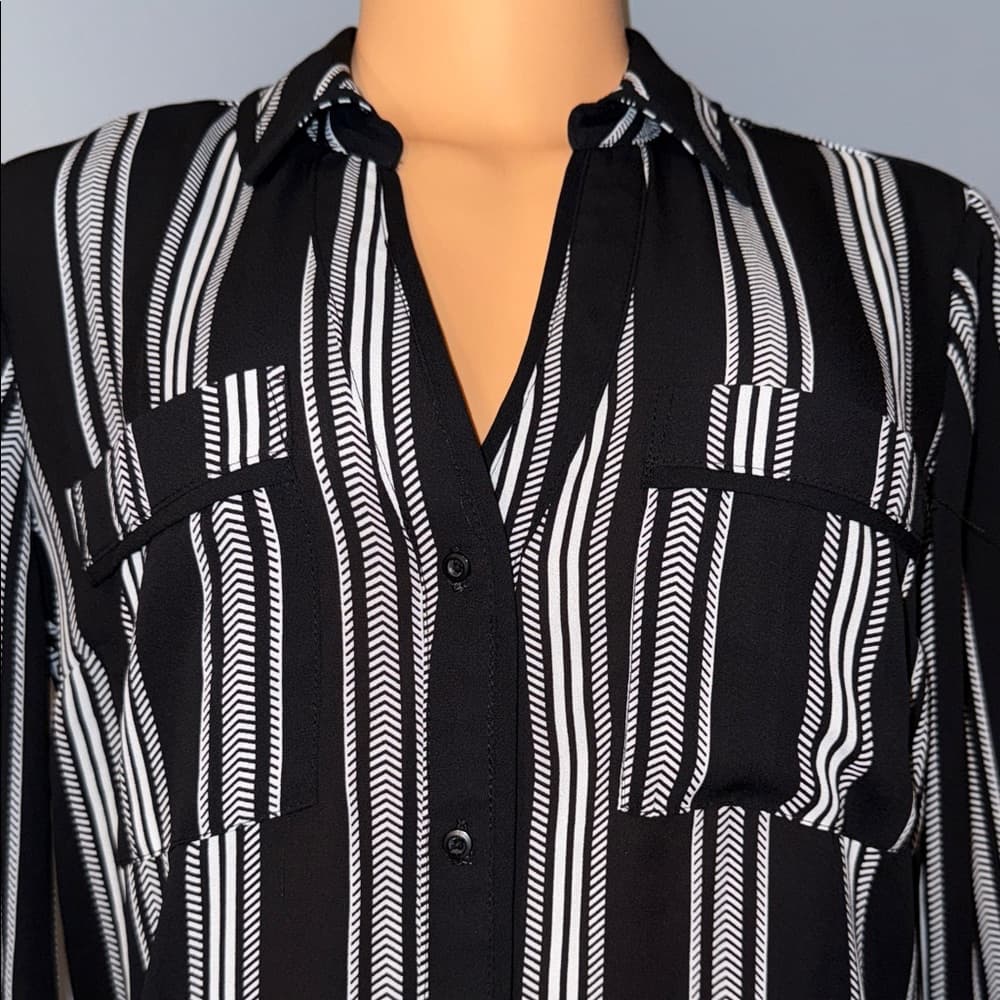 Candie’s Black and White Striped Women's Top - Thumbnail 2