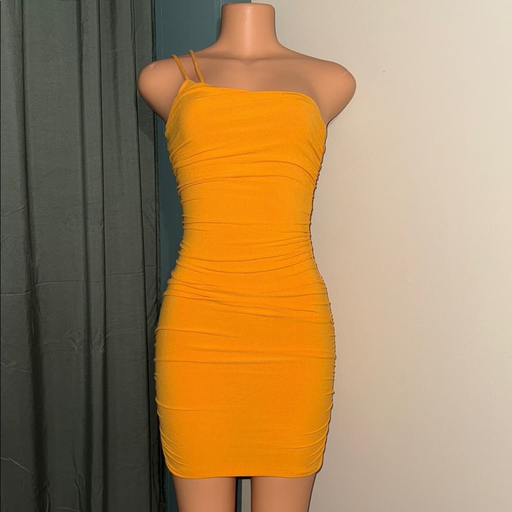 Princess Polly Yellow Mini Dress - Size 2 - Thumbnail 4