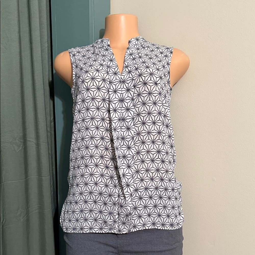 H&M Black and White Geometric Blouse - Thumbnail 4